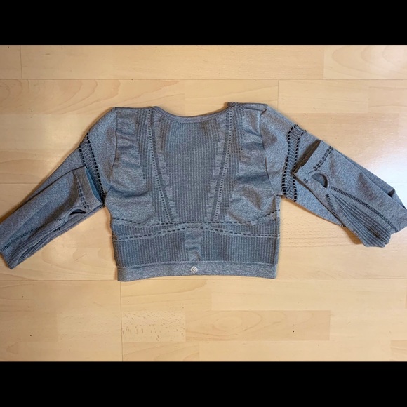 Gray Active Top - Picture 2 of 2